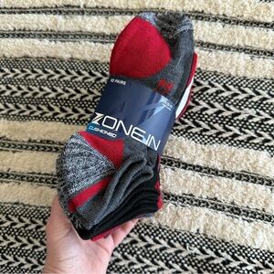 Nwt zone in cushioned red grey socks size 10-13 mens 97% polyester 3% spandex